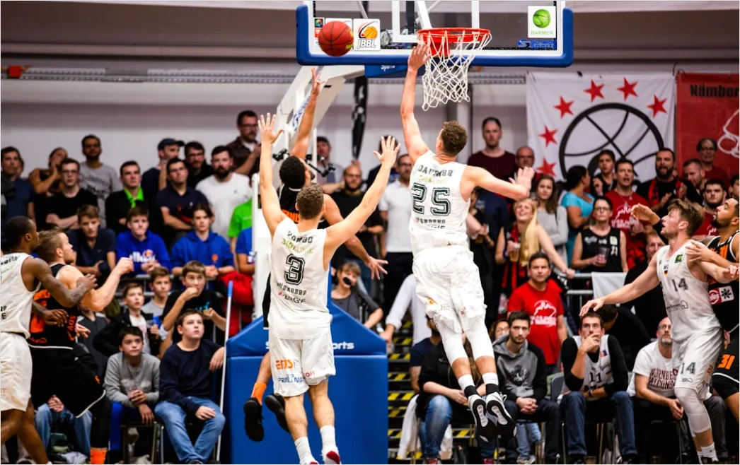 Detail Basketball Dunk Foto In Der Halle Number 7