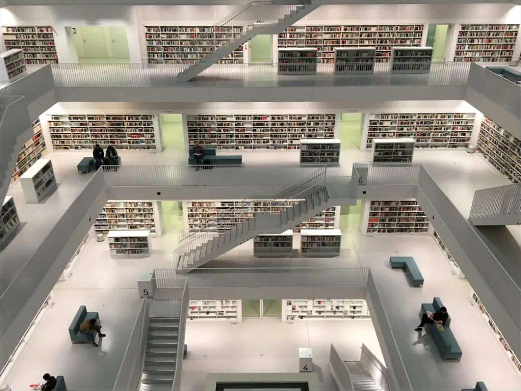 Detail Bibliothek Innenraum Hohe Regale Perspektive Number 2