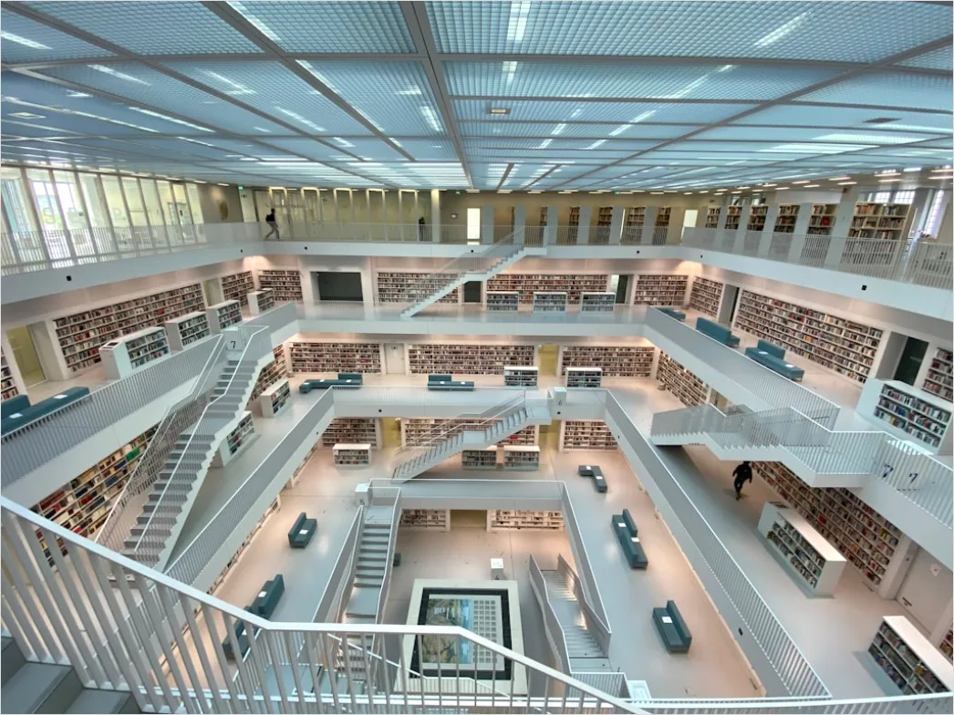 Detail Bibliothek Innenraum Hohe Regale Perspektive Number 4