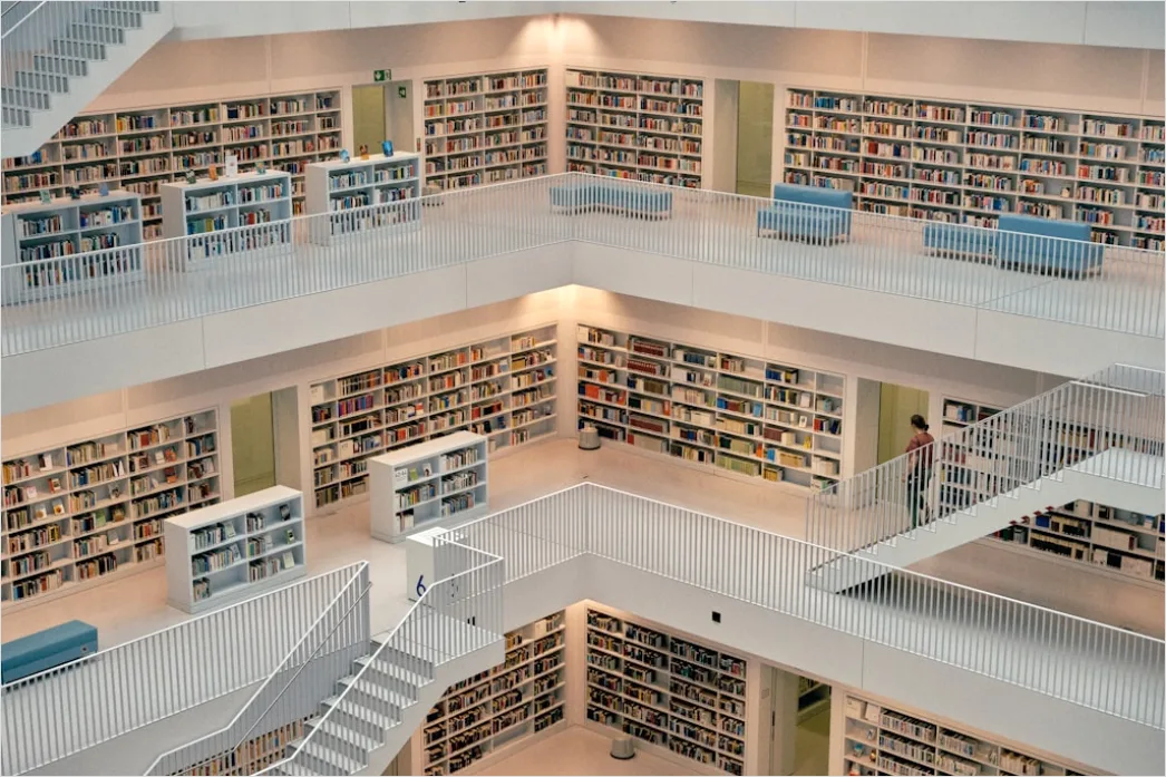 Detail Bibliothek Innenraum Hohe Regale Perspektive Number 10