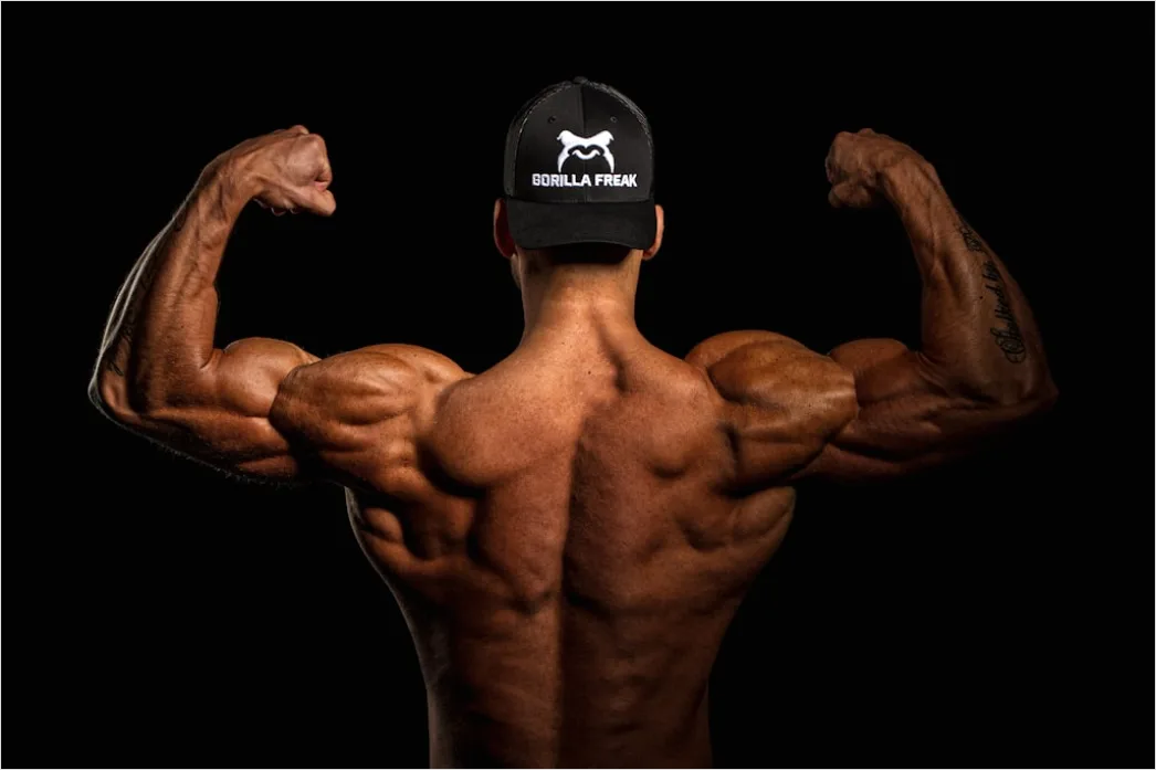 Detail Bodybuilding Posing Im Studio Foto Männlich Number 13