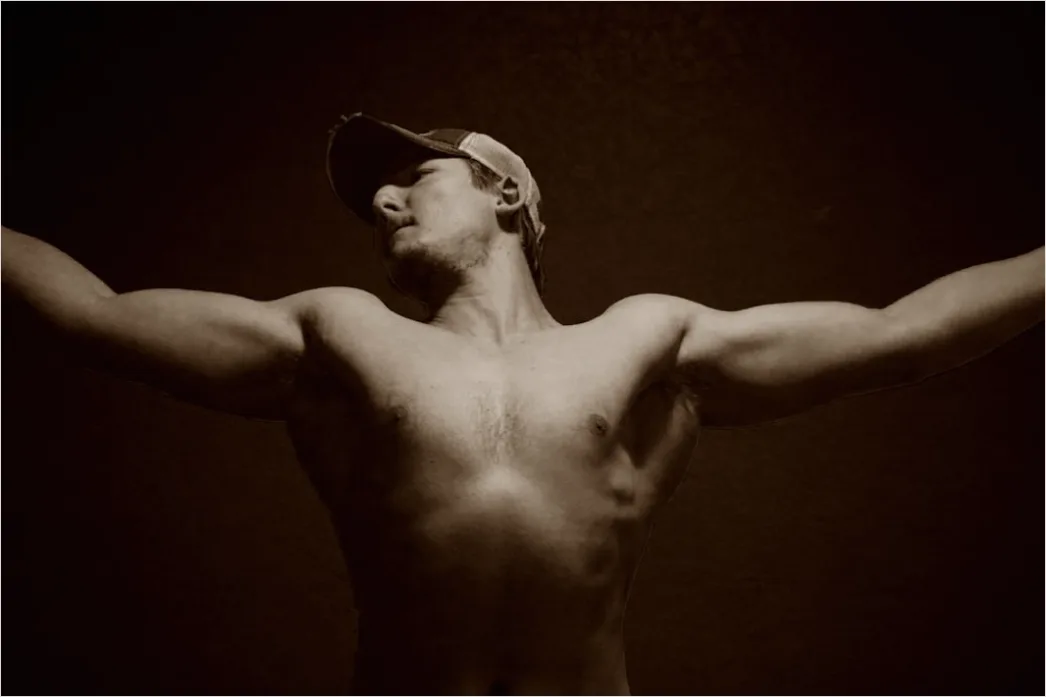 Detail Bodybuilding Posing Im Studio Foto Männlich Number 15