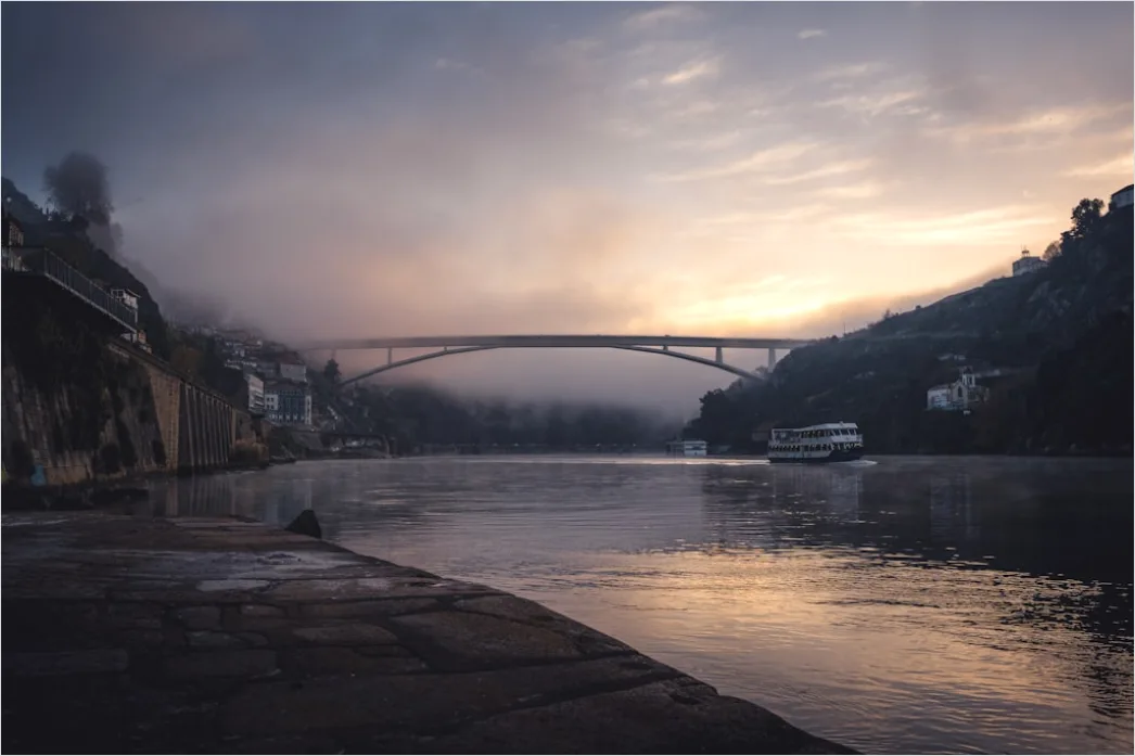 Detail Bogenbrücke über Fluss Nebel Morgenstimmung Number 13