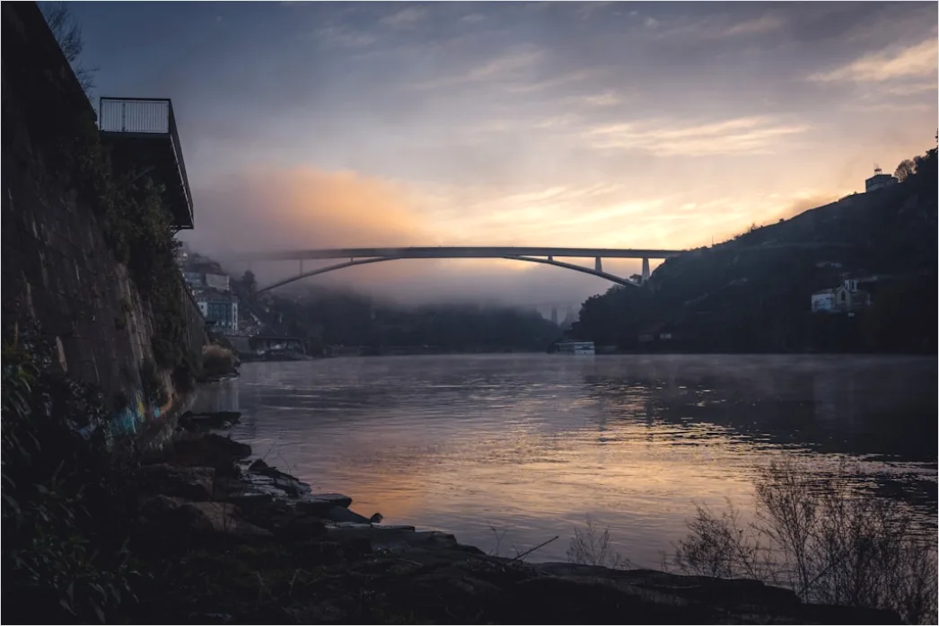 Detail Bogenbrücke über Fluss Nebel Morgenstimmung Number 4