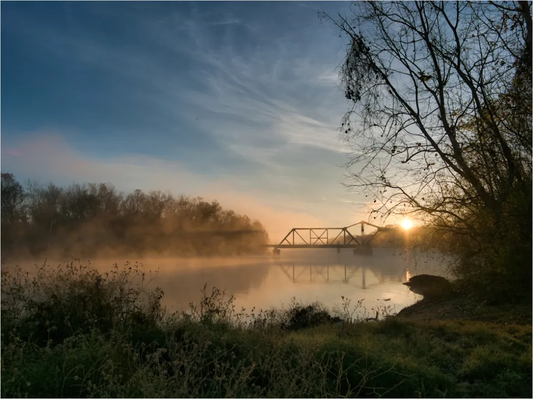 Detail Bogenbrücke über Fluss Nebel Morgenstimmung Number 10