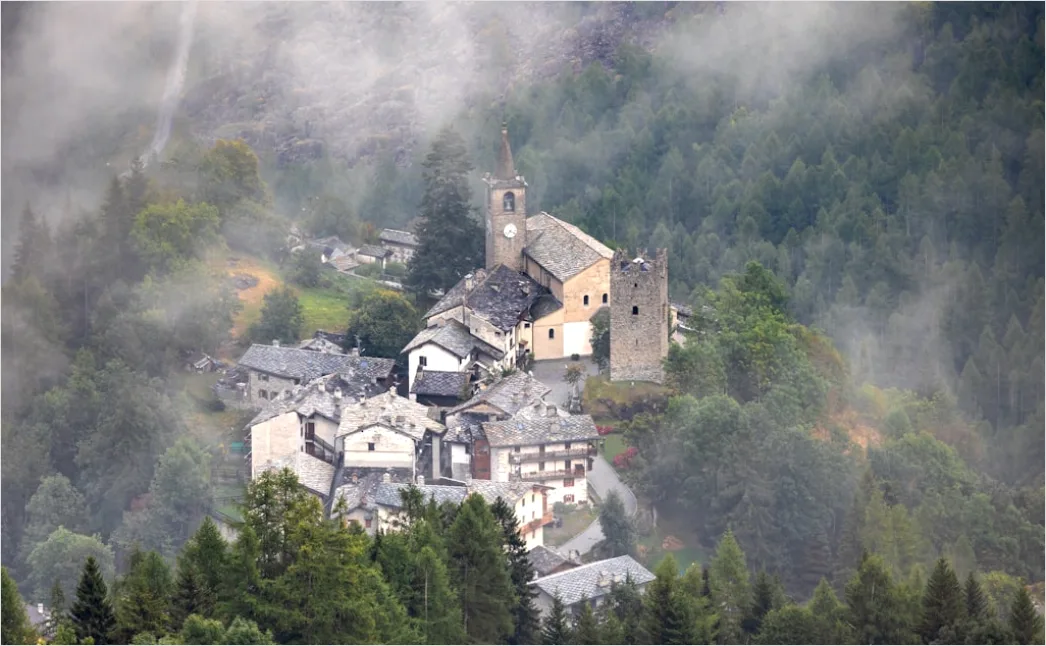 Detail Burg Auf Berg Nebel Stimmungsvoll Number 16
