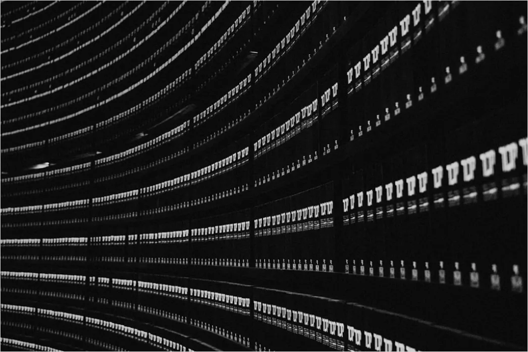 Detail Cloud Computing Konzept Datenwolke Overlay Auf Server Foto Number 13