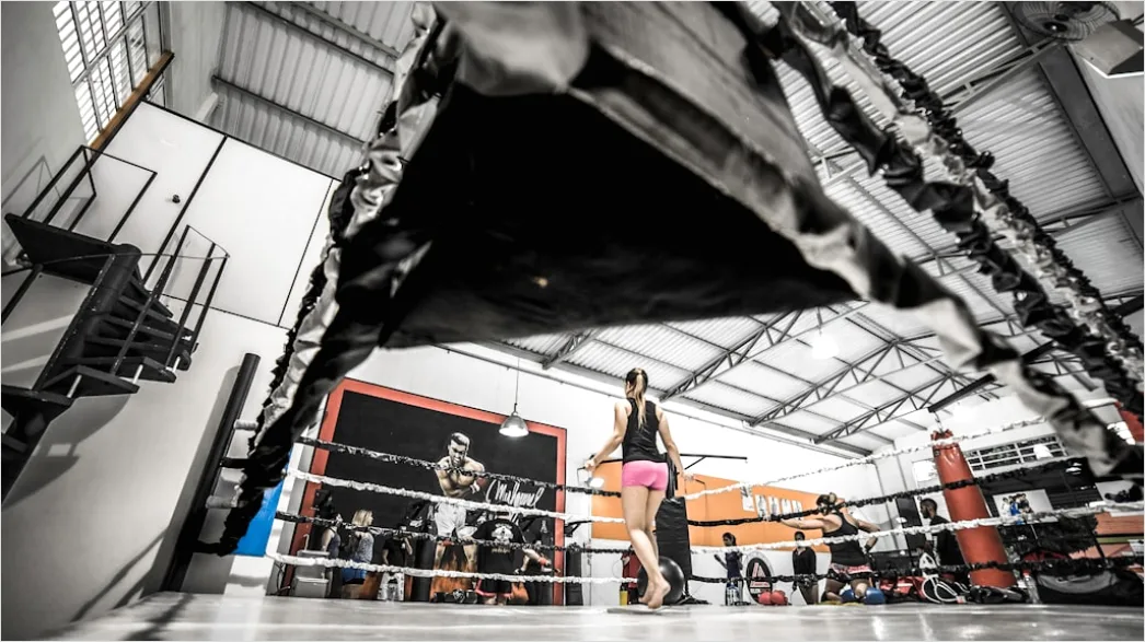 Detail Crossfit Workout Im Box Gym Foto Action Number 20