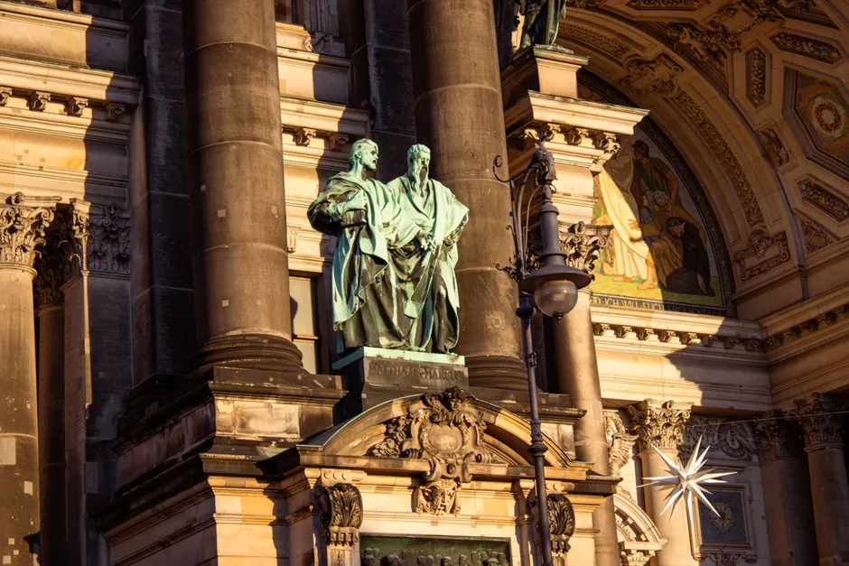 Detail Denkmal Statue Stadtplatz Golden Hour Number 11