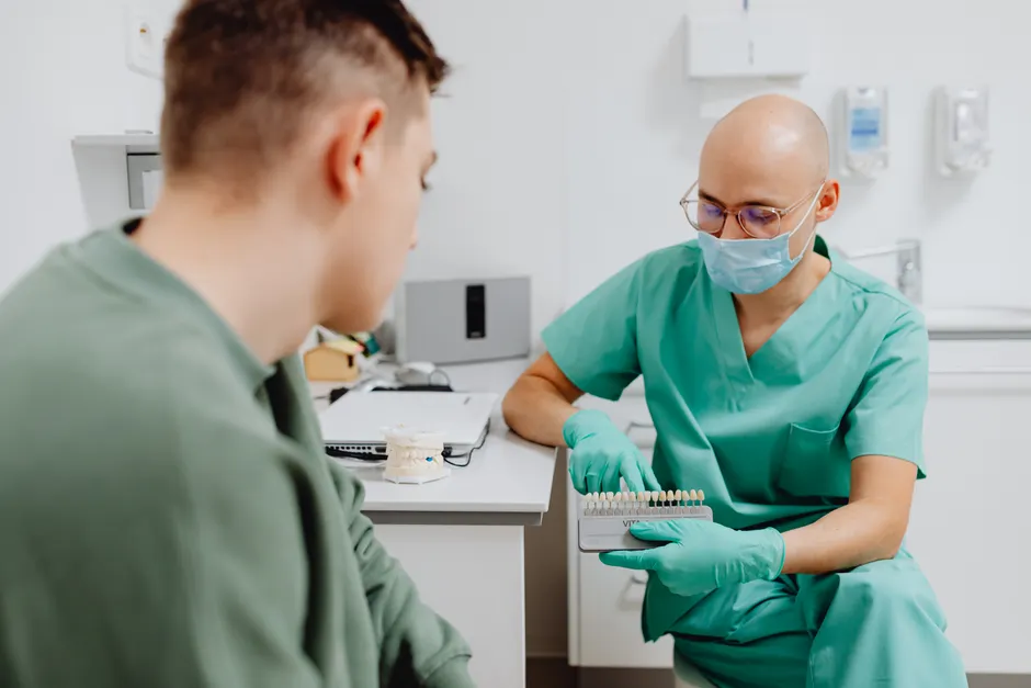 Detail Diagnosegespräch Mit Patient Im Sprechzimmer Number 2