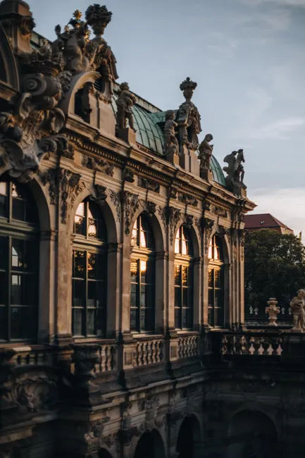 Detail Dresden Zwinger Barock Hof Perspektive Number 12