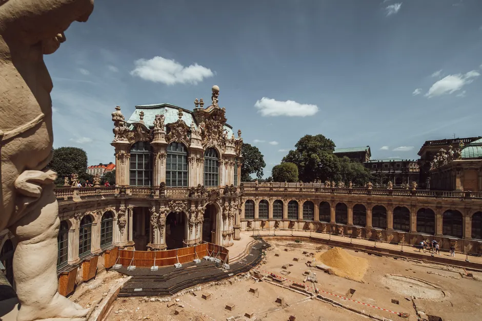 Detail Dresden Zwinger Barock Hof Perspektive Number 13