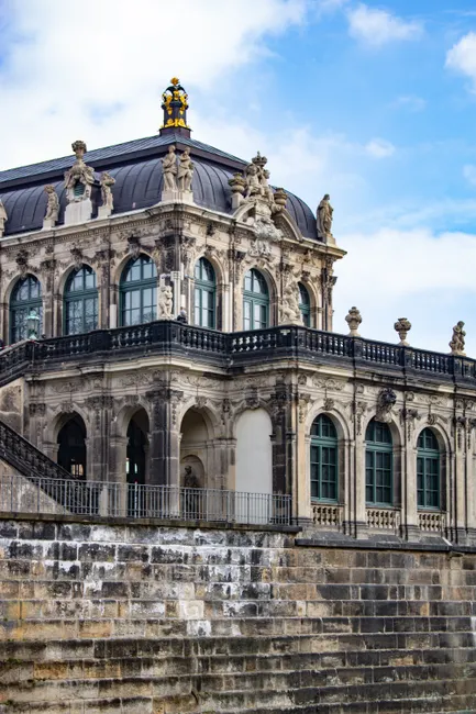 Detail Dresden Zwinger Barock Hof Perspektive Number 14