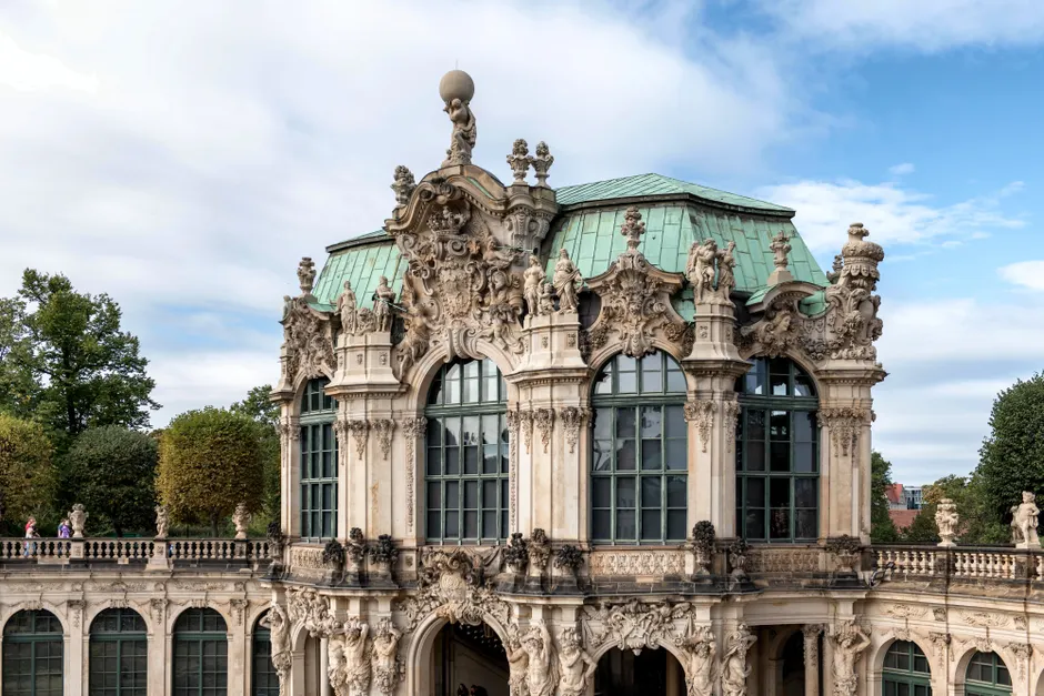 Detail Dresden Zwinger Barock Hof Perspektive Number 15
