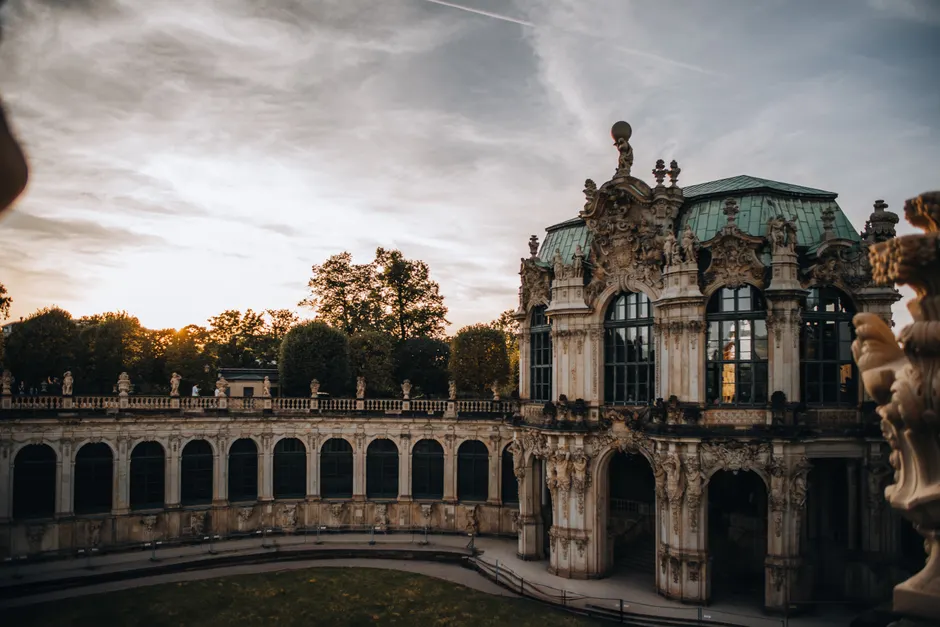 Detail Dresden Zwinger Barock Hof Perspektive Number 3