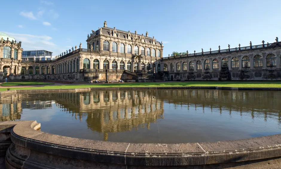 Detail Dresden Zwinger Barock Hof Perspektive Number 5