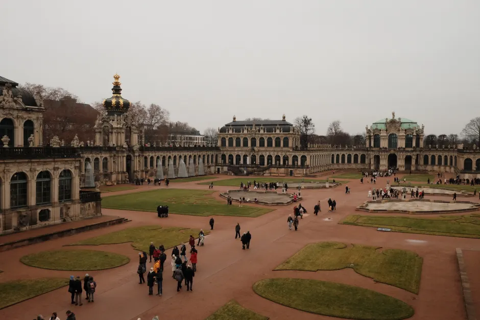 Detail Dresden Zwinger Barock Hof Perspektive Number 7