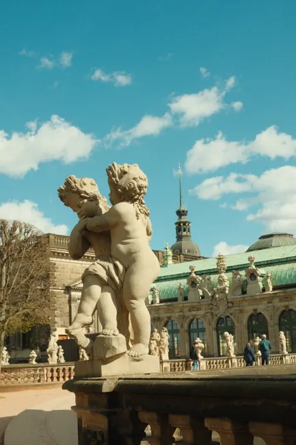 Detail Dresden Zwinger Barock Hof Perspektive Number 10