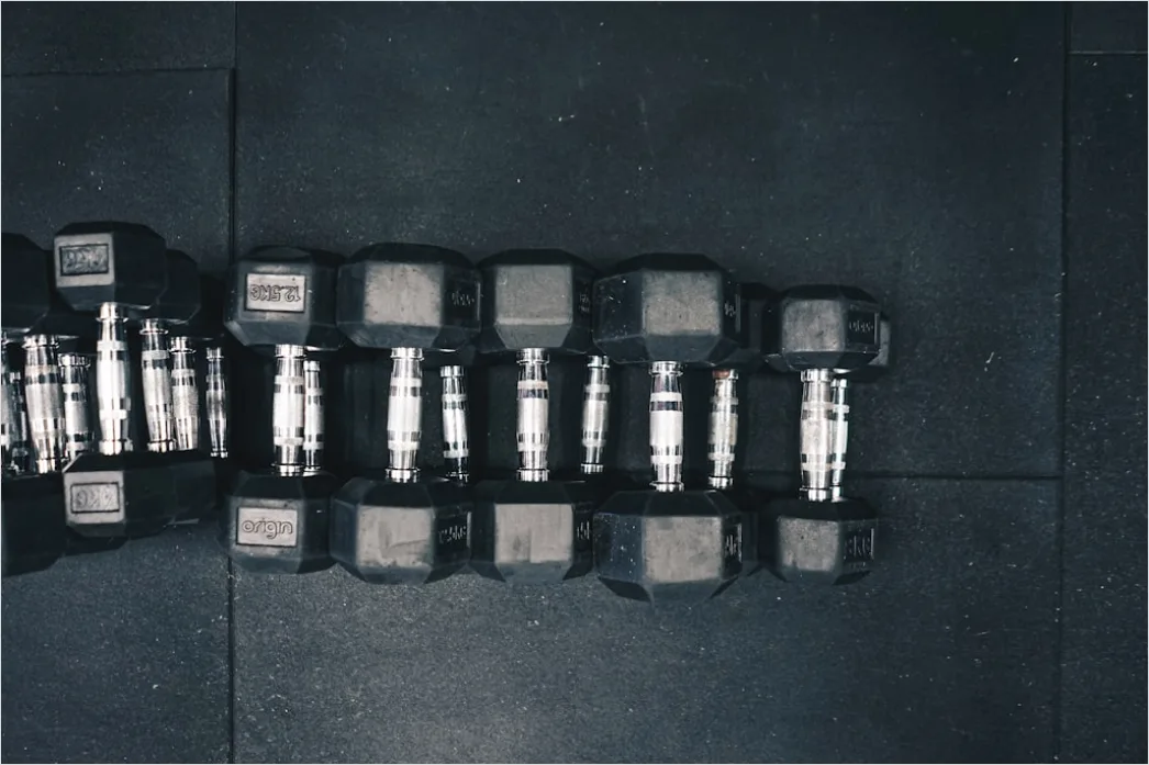Dumbbells Zuhause Auf Teppich Flat Lay Foto Ab84