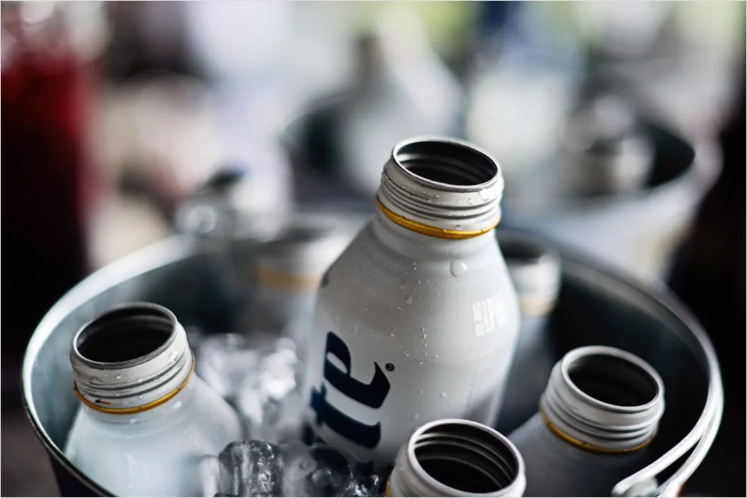 Detail Flasche Im Flaschenhalter Foto Detail Number 11