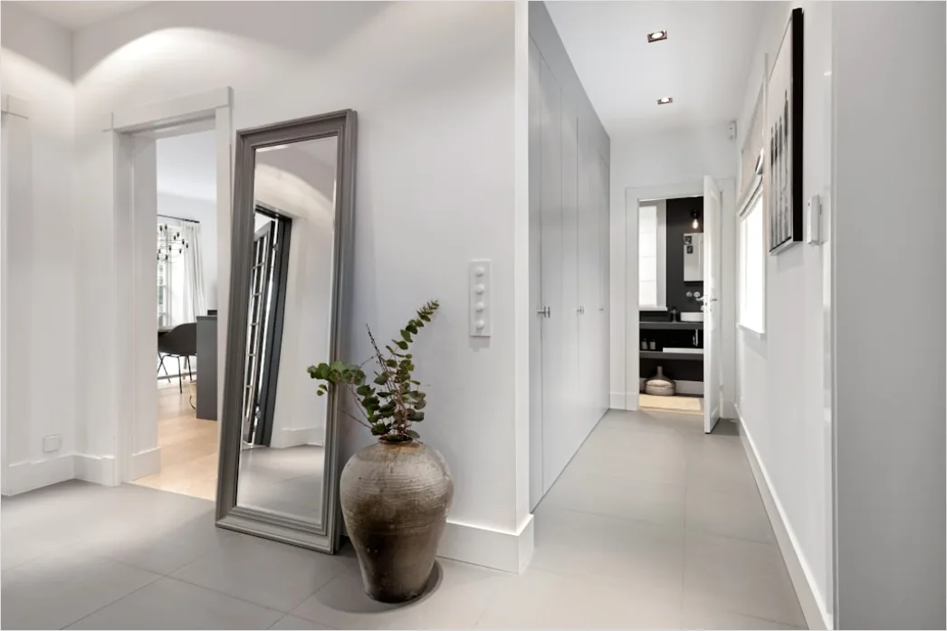 Flur Minimalistisch Tageslicht Clean Design 0176