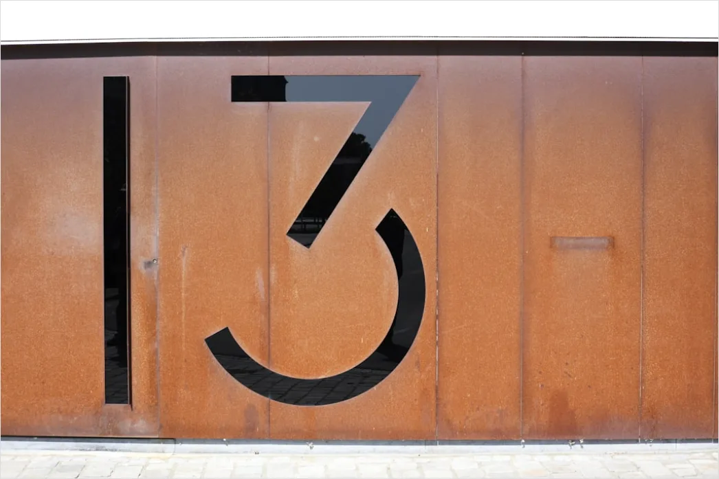 Detail Garage Tor Modern Minimalistisch Frontansicht Number 9