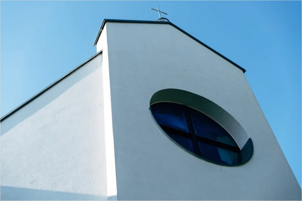 Detail Glockenturm Minimalistisch Vor Blauem Himmel Number 9