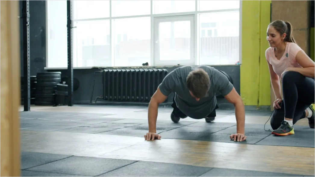 Detail Hiit Training Zuhause Foto Schweiß Dynamisch Number 20