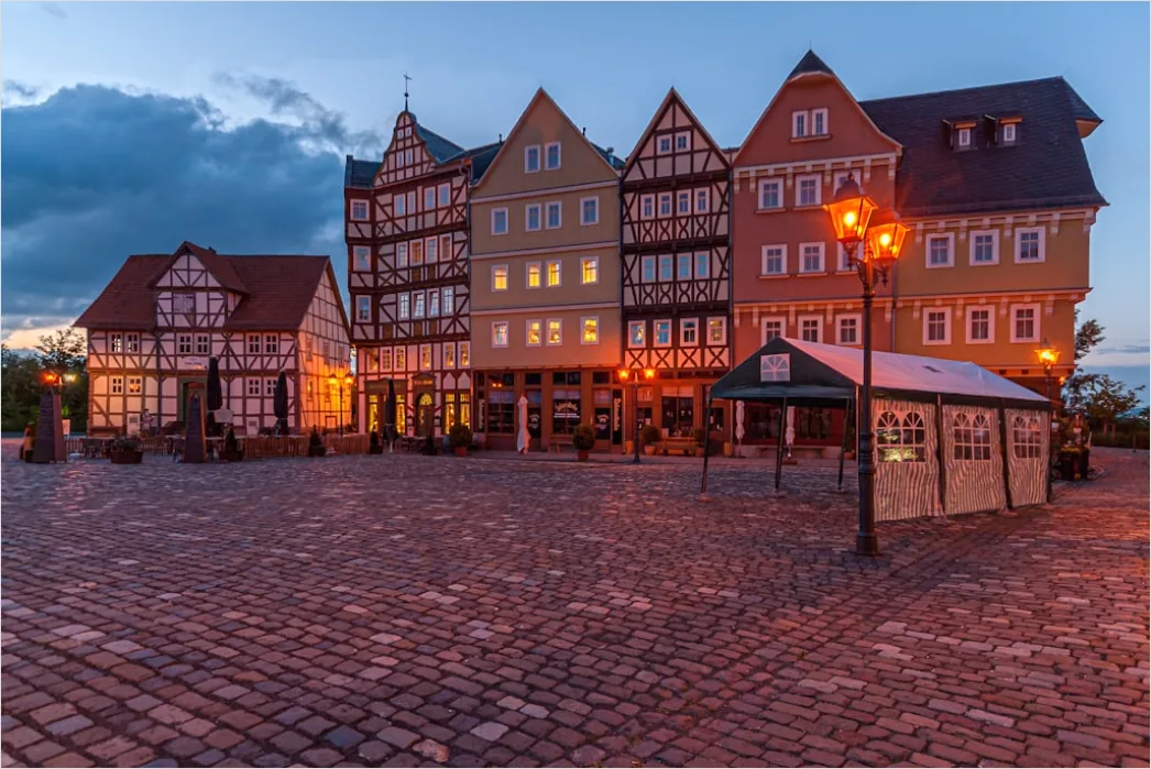Detail Historische Altstadt Gasse Kopfsteinpflaster Abendlicht Number 3
