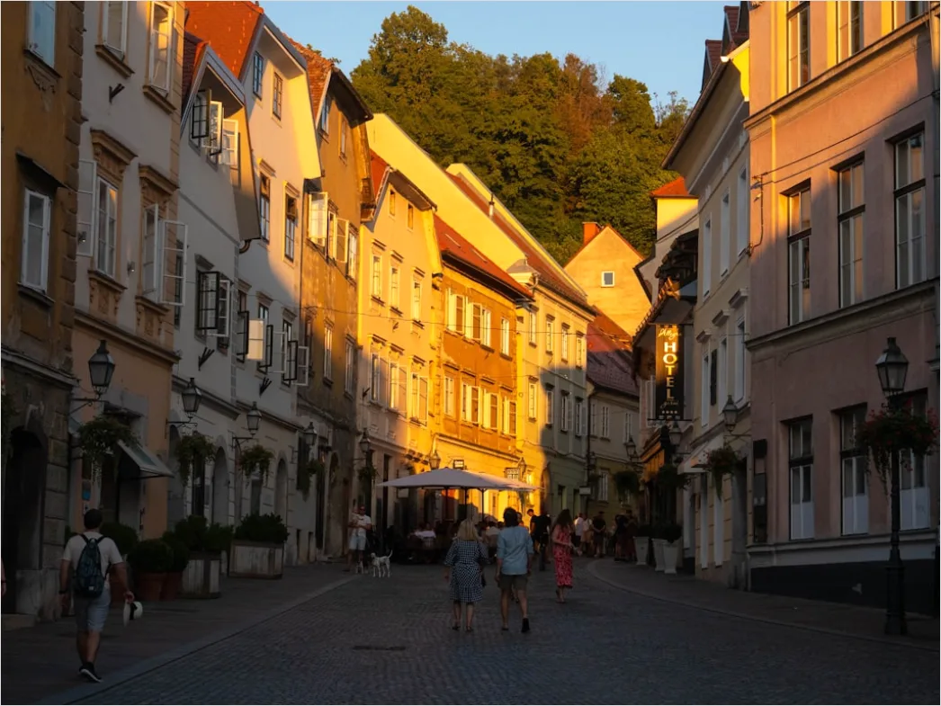 Detail Historische Altstadt Gasse Kopfsteinpflaster Abendlicht Number 7