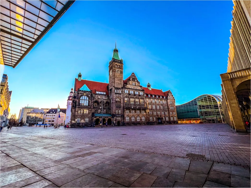 Detail Historisches Rathaus Marktplatz Panorama Menschenleer Number 11