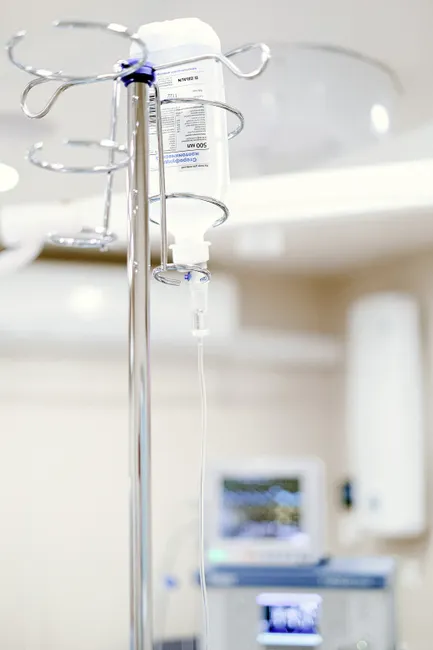 Detail Infusionsständer Mit Infusion Am Krankenbett Number 2