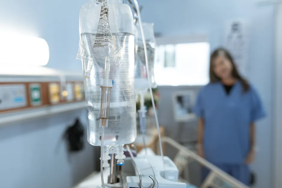 Detail Infusionsständer Mit Infusion Am Krankenbett Number 8