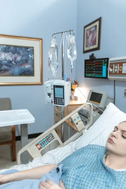 Detail Infusionsständer Mit Infusion Am Krankenbett Number 9