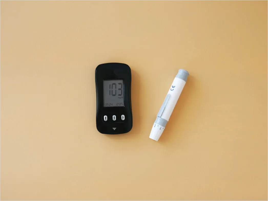 Detail Insulin Pen Und Teststreifen Flat Lay Number 12