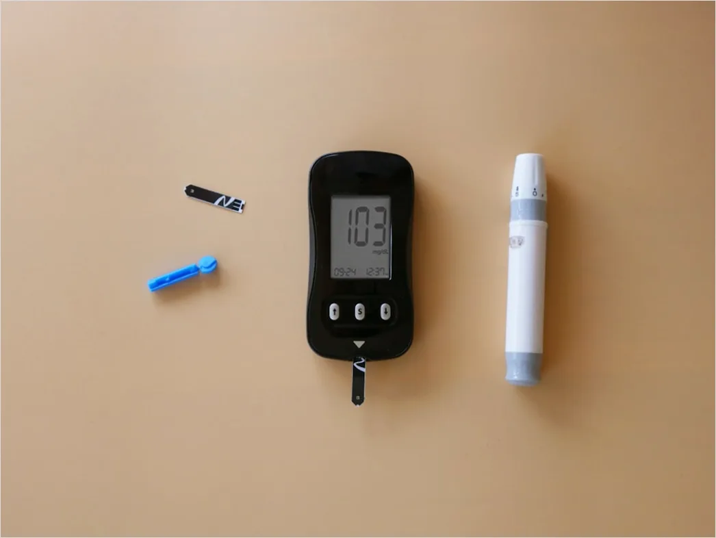 Detail Insulin Pen Und Teststreifen Flat Lay Number 13