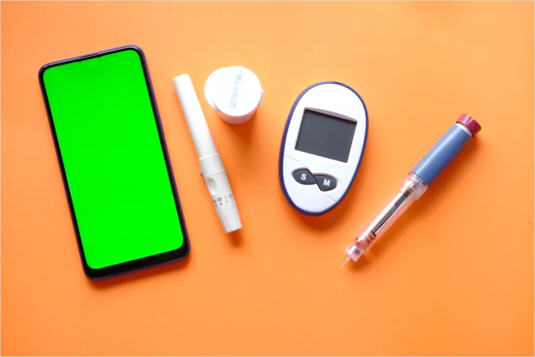 Detail Insulin Pen Und Teststreifen Flat Lay Number 19