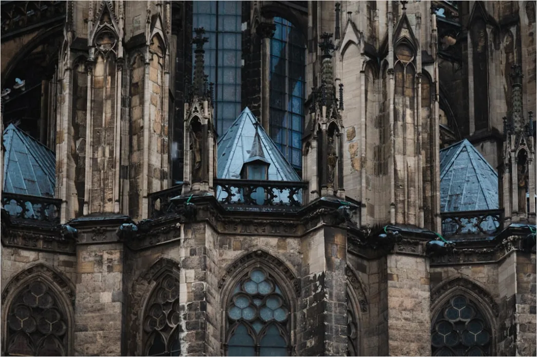 Detail Kathedrale Außenansicht Gotik Spitzen Dramatisch Number 6