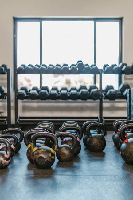 Detail Kettlebell Auf Betonboden Foto Minimal Number 11