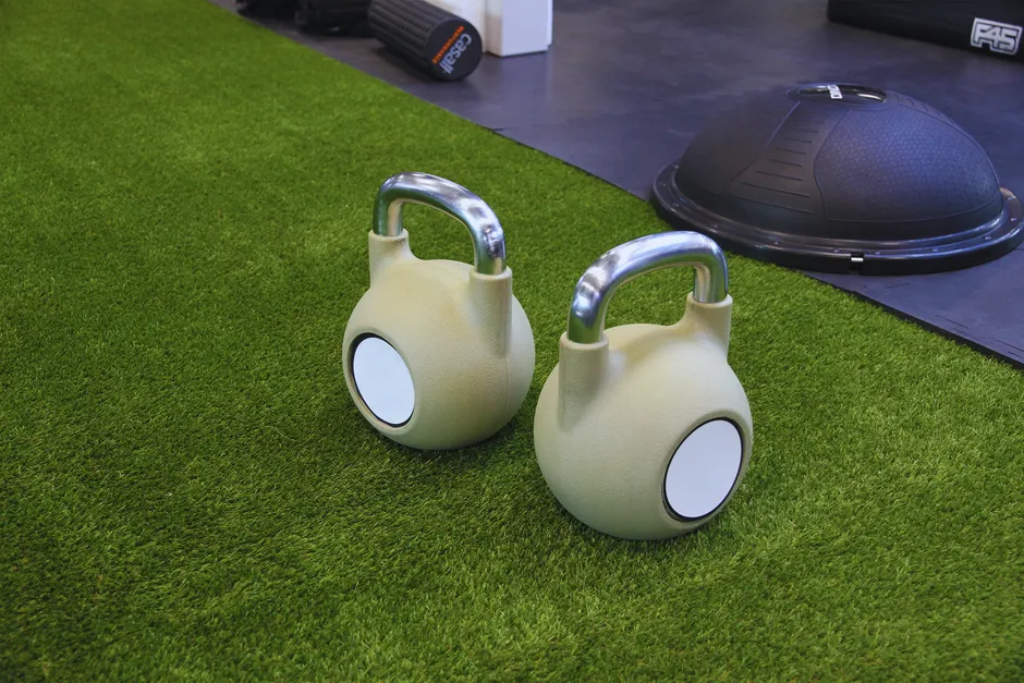 Detail Kettlebell Auf Betonboden Foto Minimal Number 16