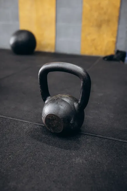 Detail Kettlebell Auf Betonboden Foto Minimal Number 4
