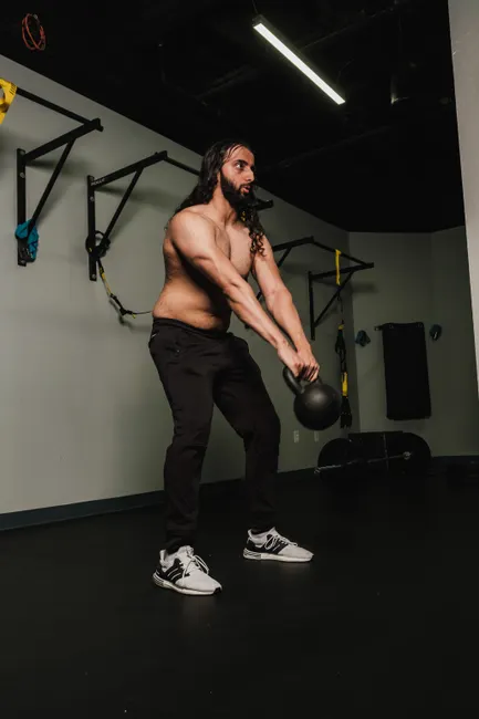 Detail Kettlebell Swing Foto Bewegung Number 2