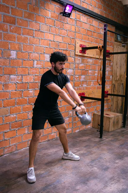 Detail Kettlebell Swing Foto Bewegung Number 4