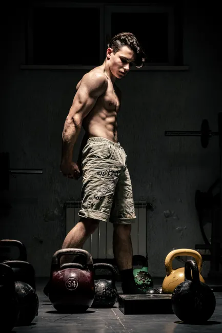 Detail Kettlebell Workout Zuhause Foto In Küche Number 7
