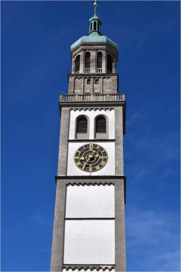 Detail Kirche Turmspitze Gegen Blauen Himmel Detail Number 10
