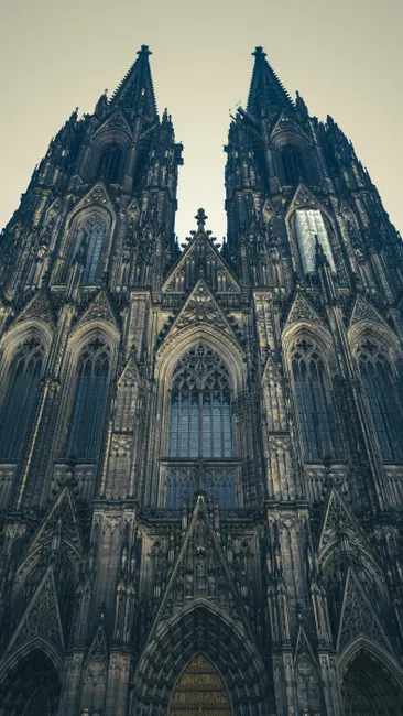 Detail Kölner Dom Außenansicht Dramatischer Himmel Number 13