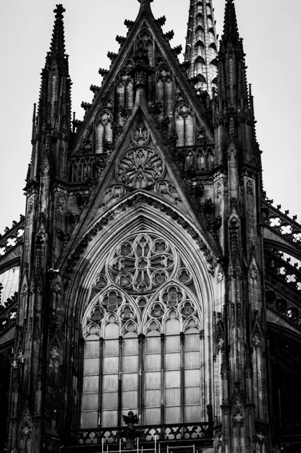 Detail Kölner Dom Außenansicht Dramatischer Himmel Number 15
