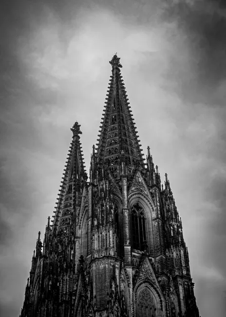 Detail Kölner Dom Außenansicht Dramatischer Himmel Number 6