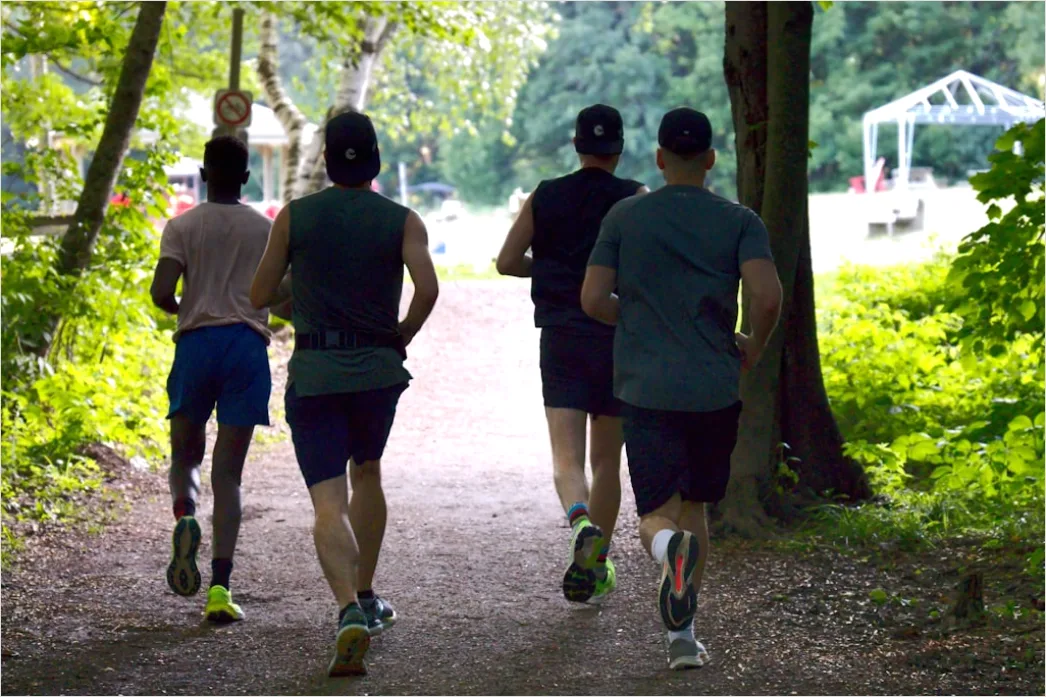 Detail Laufgruppe Im Park Foto Gemeinsames Training Number 6
