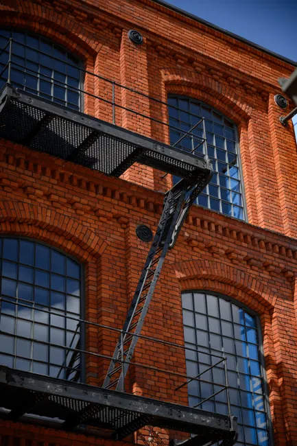 Detail Loftgebäude Außen Industrie Look Fensterfront Number 10